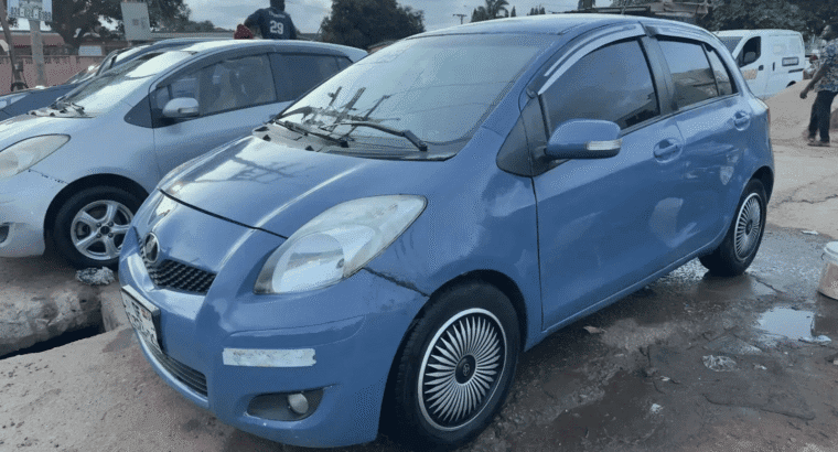 Toyota Vitz 1.0 FWD 5dr 2010 Blue