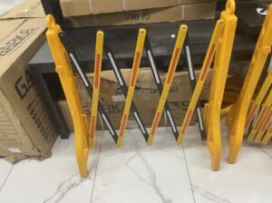Retractable Fence Barrier/ Extendable Traffic Barricade