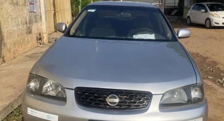 Nissan Sentra 2004 Silver