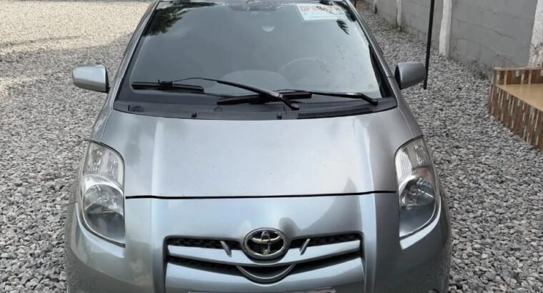 Toyota Vitz 2010 Gray