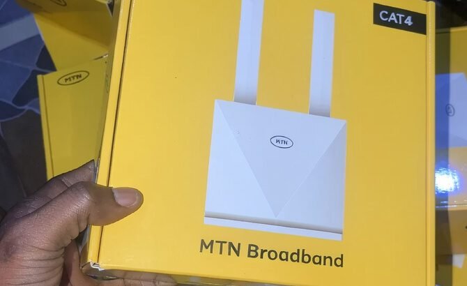 Universal 4G Router (ZTE K10) – 300 Mbps with Power Bank Support