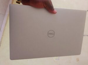 Dell XPS 13 9370 Laptop, Intel Core i7, 16GB RAM, 256GB SSD, 13.3” Ultrabook, Windows 11 – Used